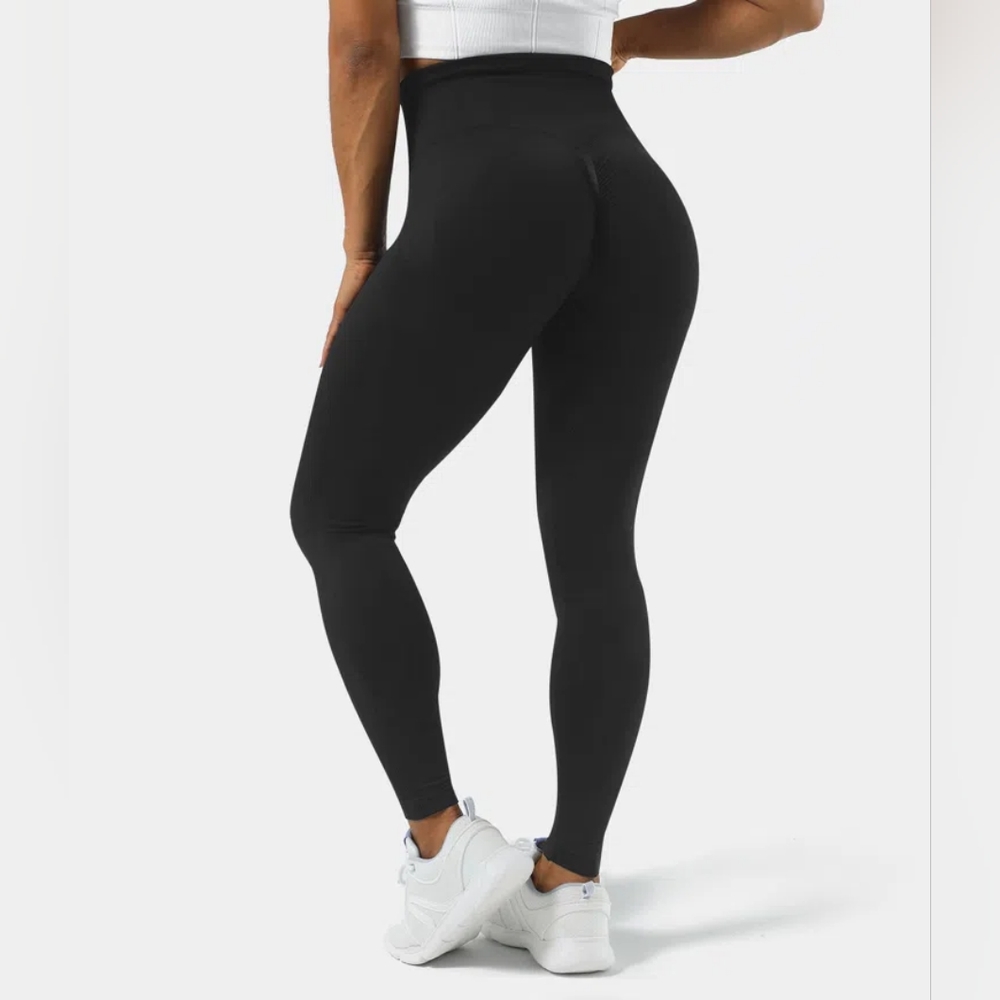 Halara Seamless Flow high waisted butt lifting leggings